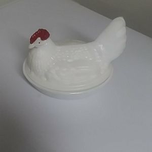 Chicken on nest vintage